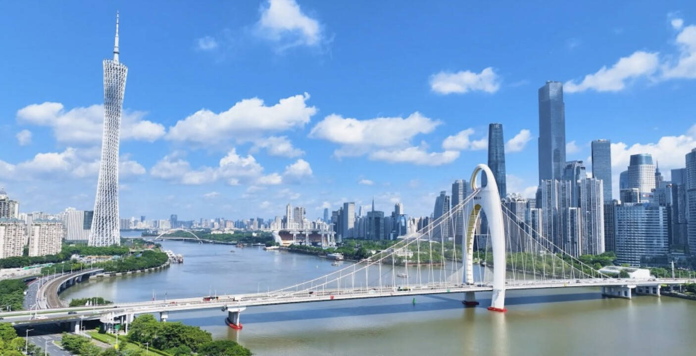 画卷中的广东风情——折扇轻摇舞台梦